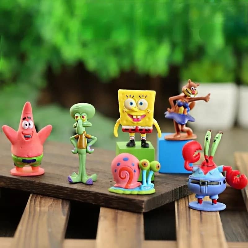 SpongeBob SquarePants cake-topper figurines including Patrick and Mr Krabs